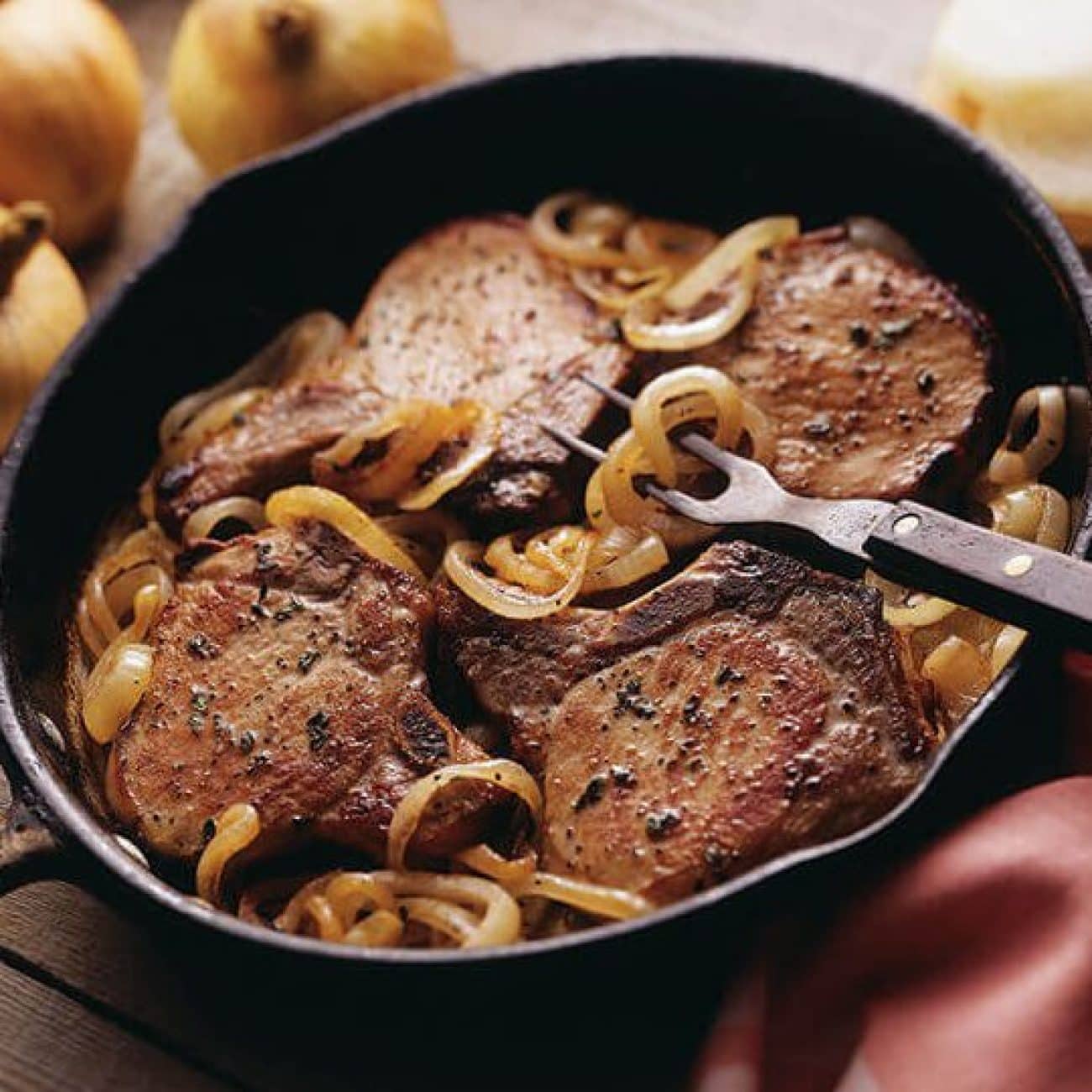 Skillet Pork Chops With Onion And