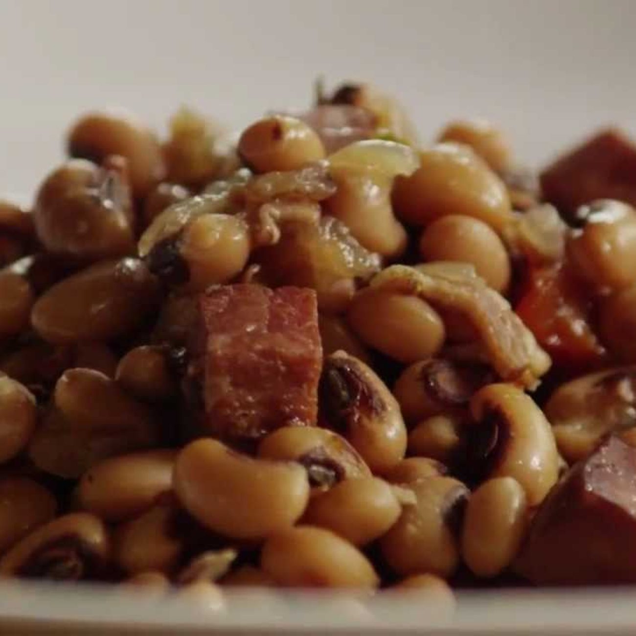 Slow Cooker Spicy Black-Eyed Peas