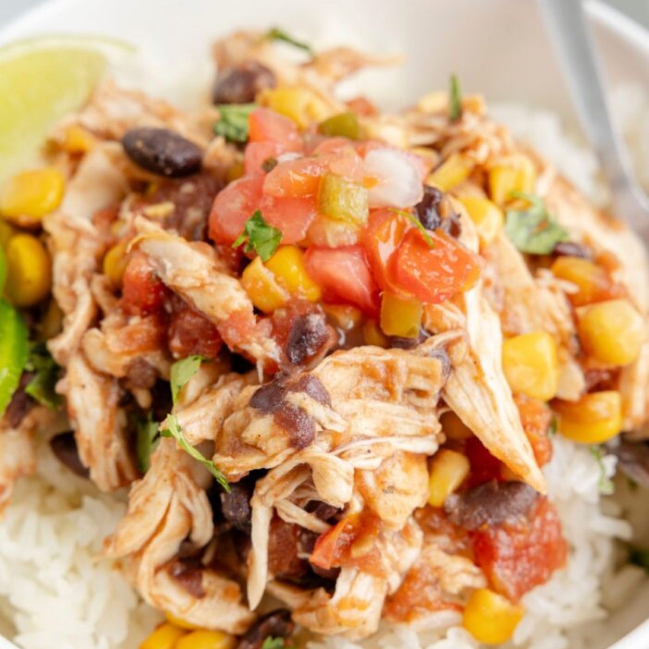 Southwest-Style Chicken and Black Bean Fiesta Bowl