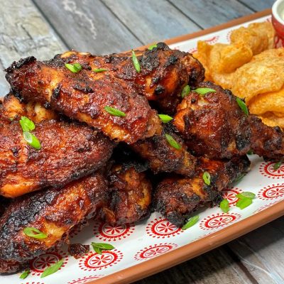 Spicy Firecracker Chicken Wings With Creamy Horseradish Dip