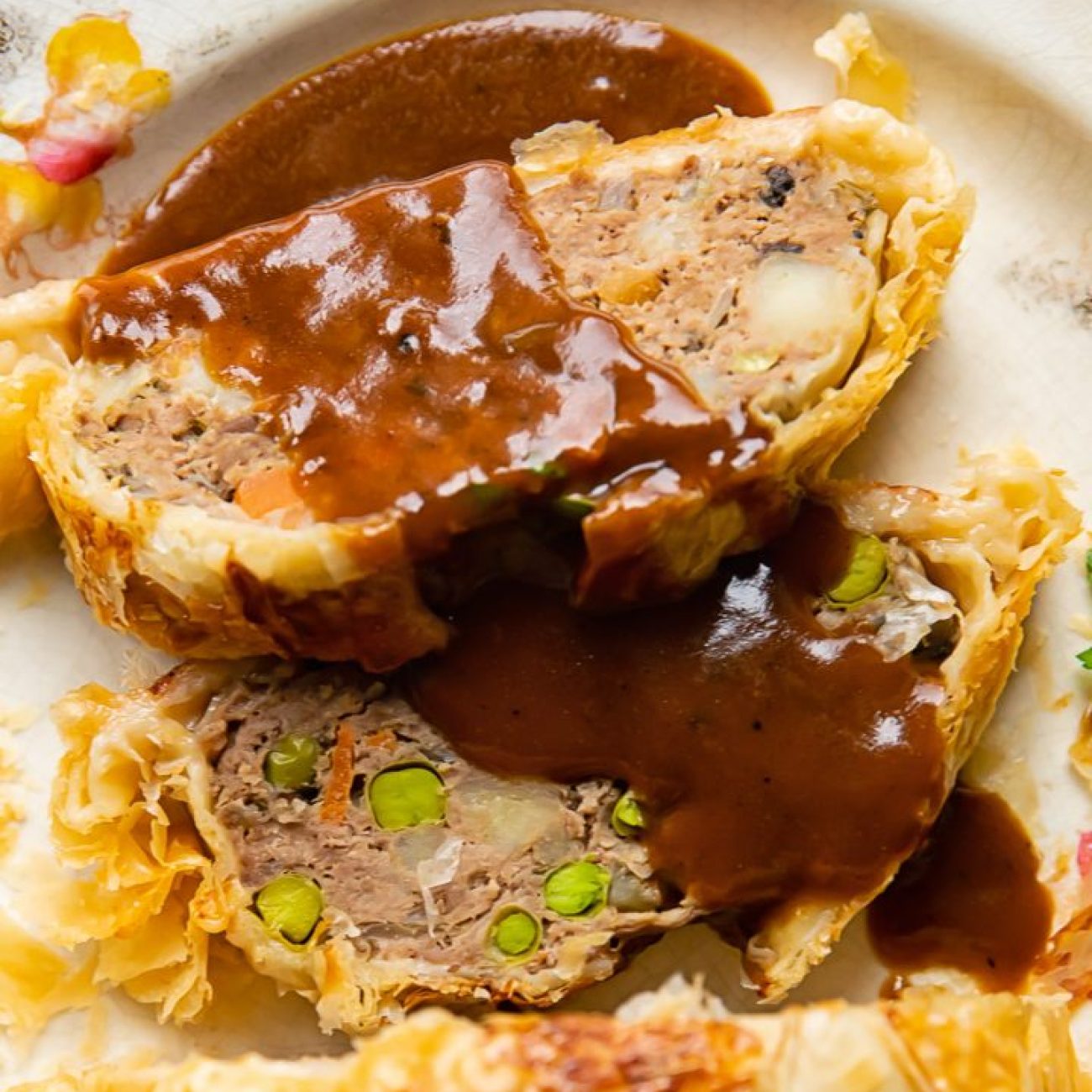 Spicy Potato Topped with Succulent Steak: A Quick 5-Ingredient Recipe