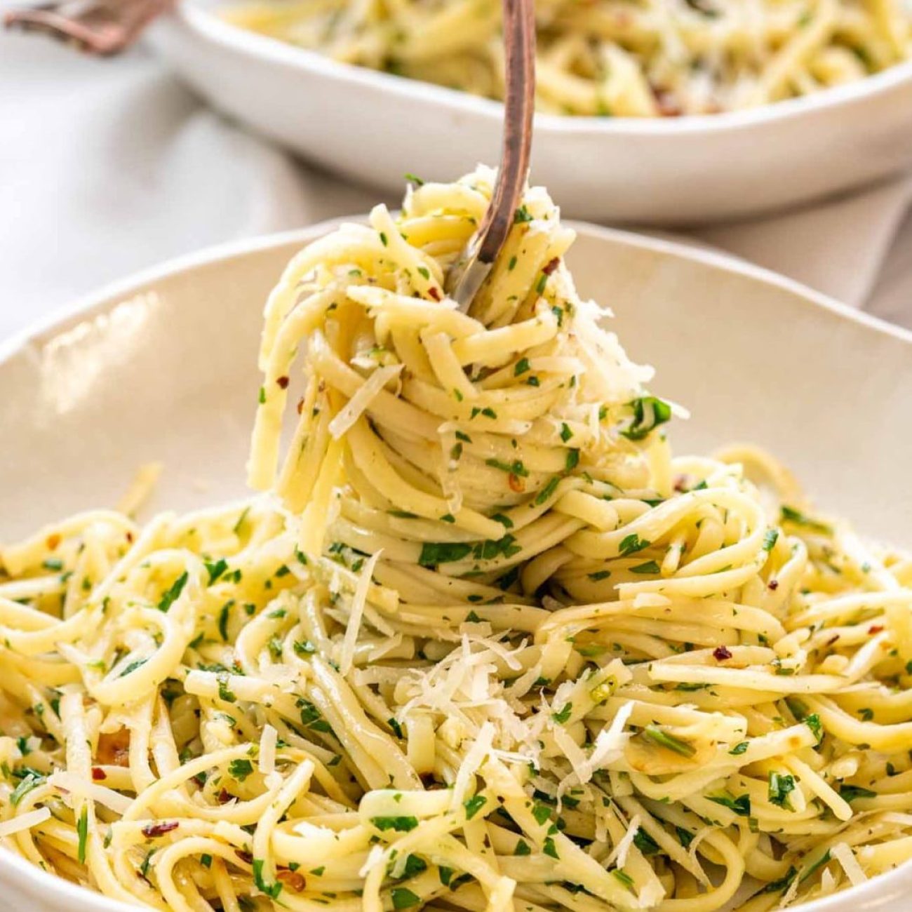 Spicy Shrimp Spaghetti Aglio e Olio: A Flavorful Twist on a Classic Recipe