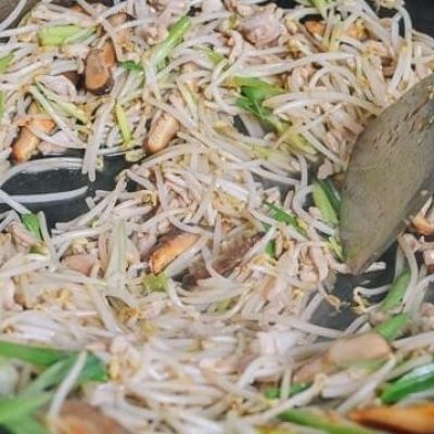 Tangy Tamarind Chicken Served With Crunchy Bean Sprouts