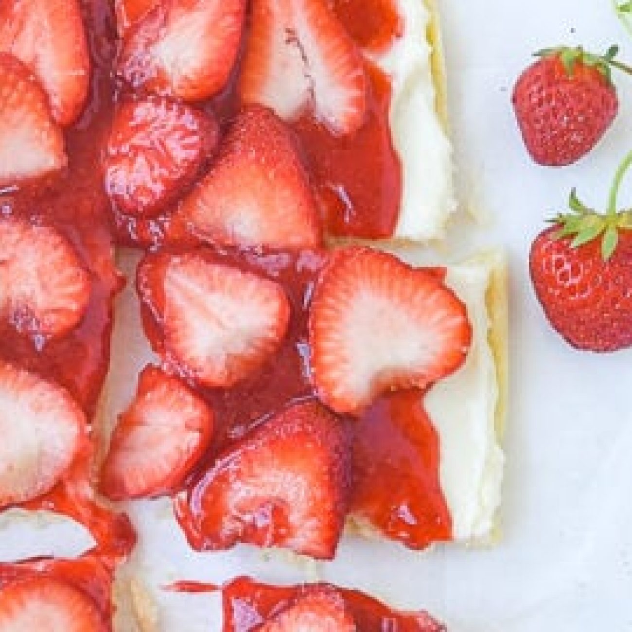 Ultimate Fresh Strawberry Dessert Pizza: A Sweet Slice of Heaven