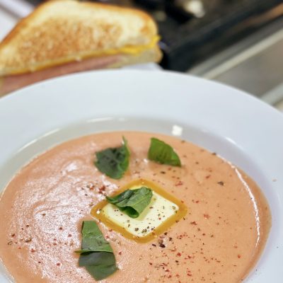 Ultimate Fresh Tomato Sandwich Delight