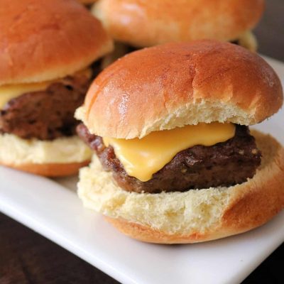 Ultimate Mini Burger Sliders: A Taste Illusion