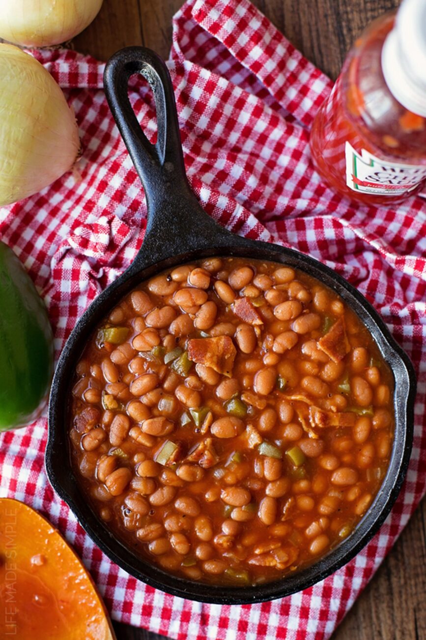 Ultimate Smoky Baked Beans Recipe for a Flavorful Side Dish