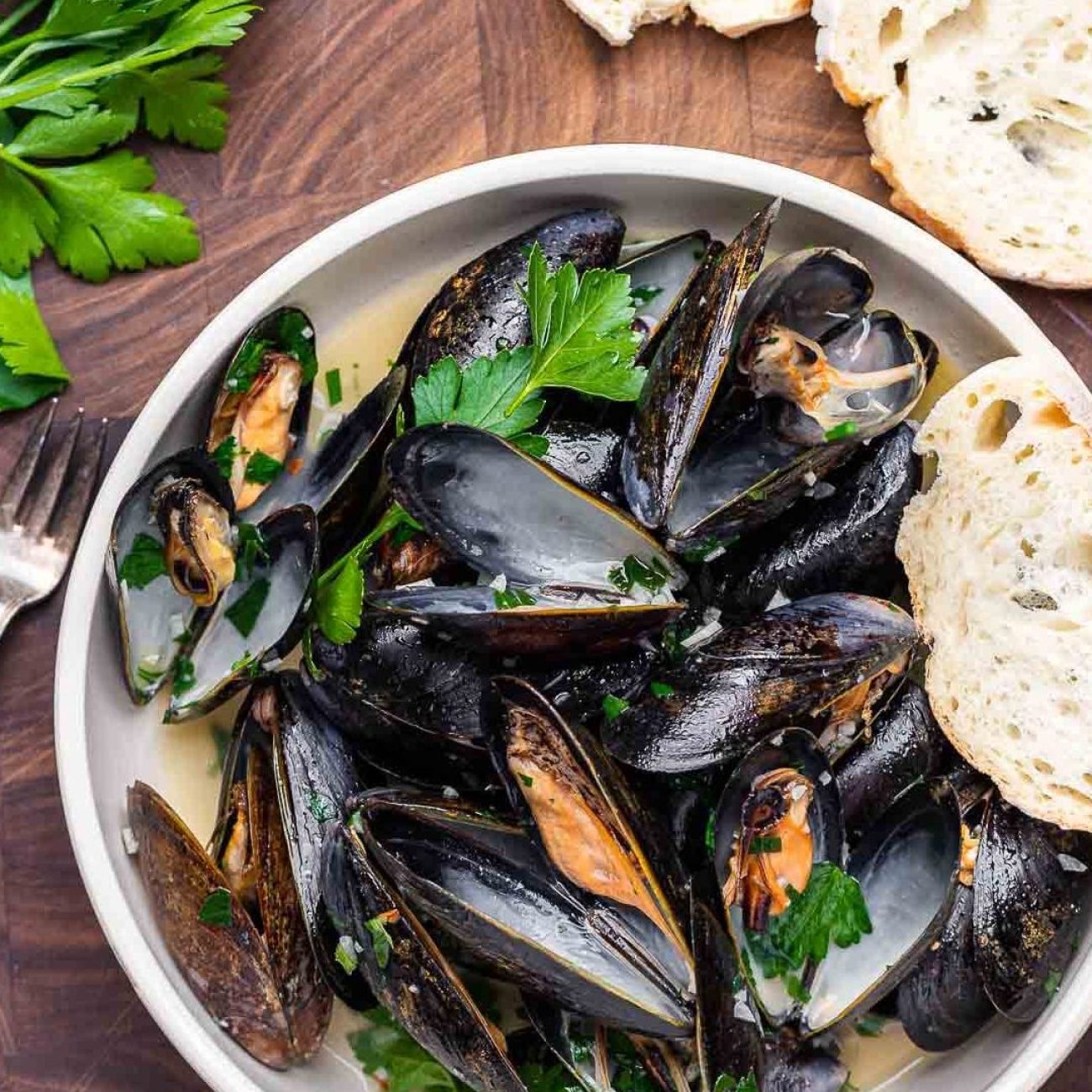 White Wine and Herb-Infused Mussels